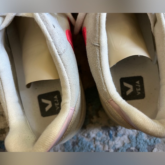 Veja V-10 Lace-Up Beige Neon Pink leather suede Women's Sneakers Sz 8 - Picture 7 of 8